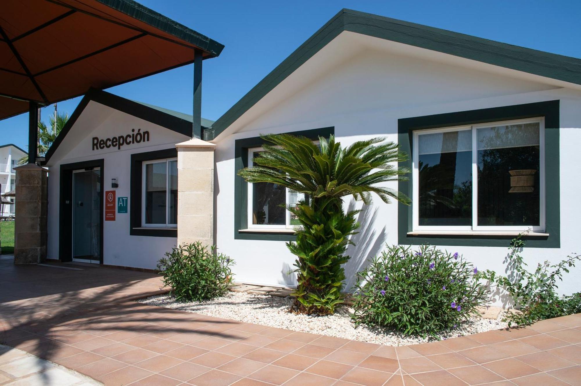 קאלה אן בלאנס Pierre & Vacances Menorca Cala Blanes מראה חיצוני תמונה